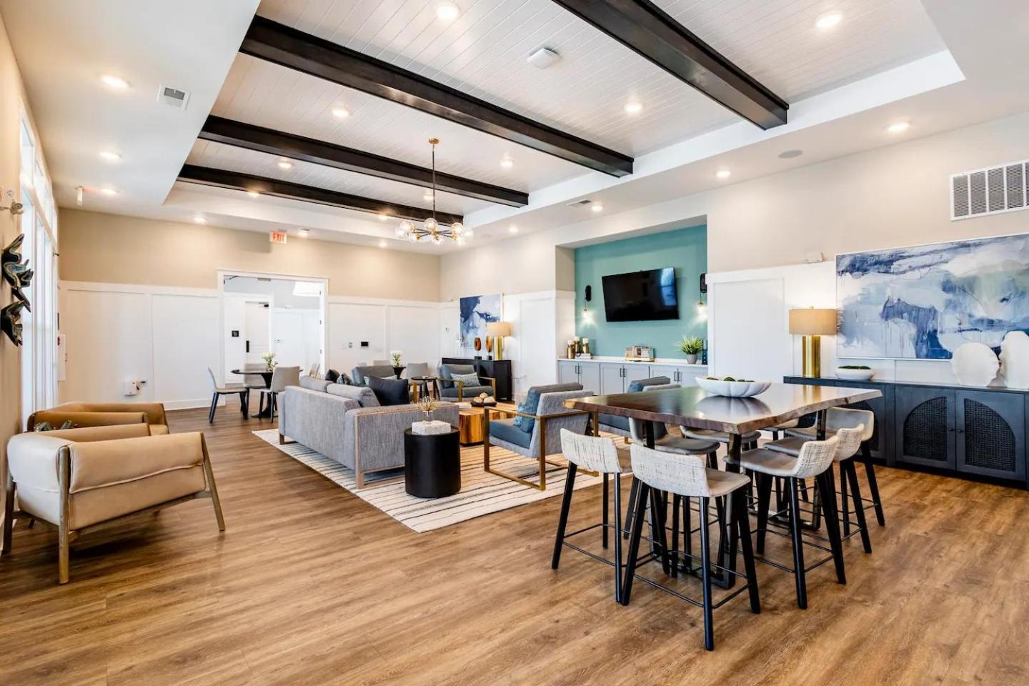 Appartement Complete Lush 10 Min To Parks Pets Allowed, Resort-style Amenities *
