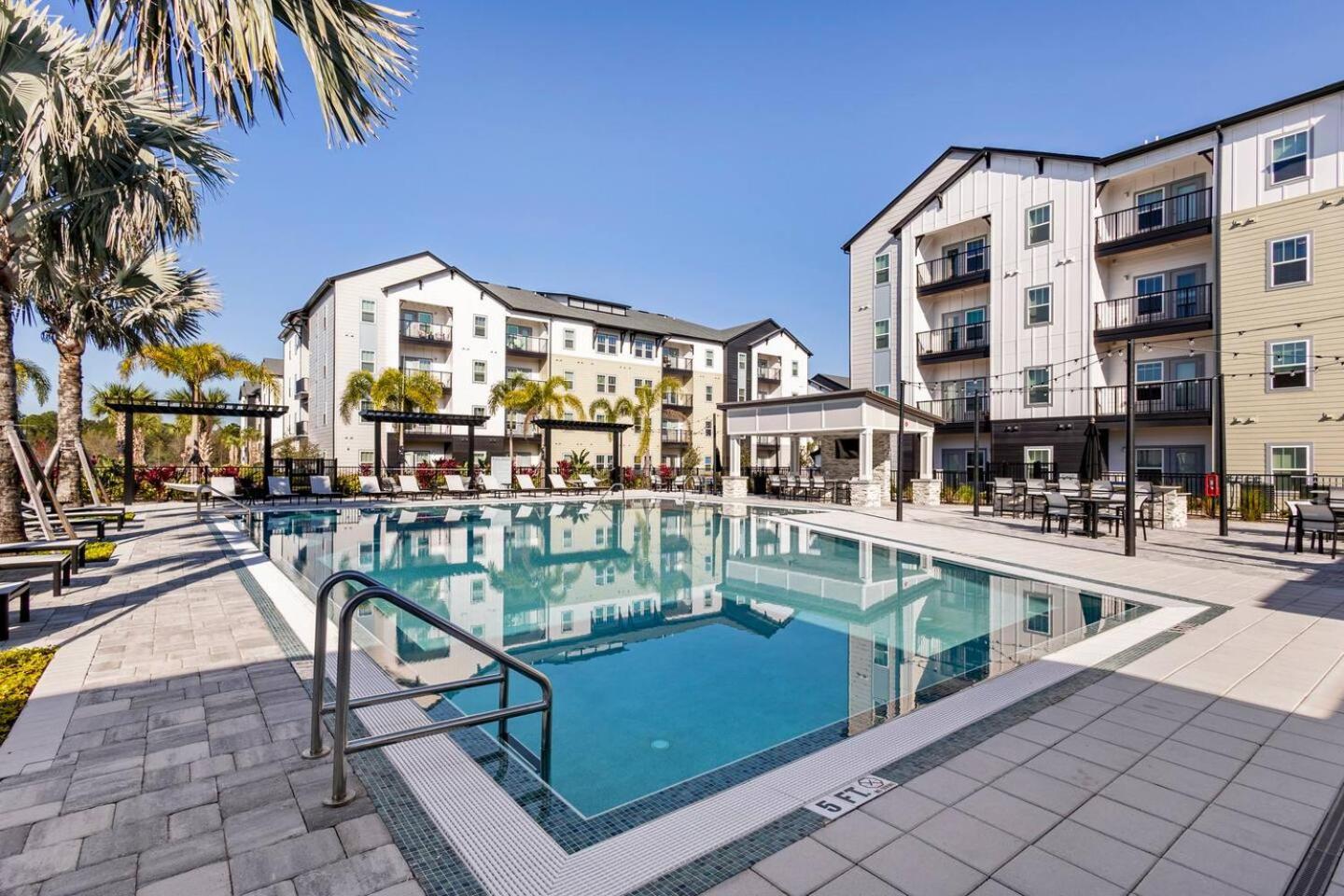 Appartement Complete Lush 10 Min To Parks Pets Allowed, Resort-style Amenities *