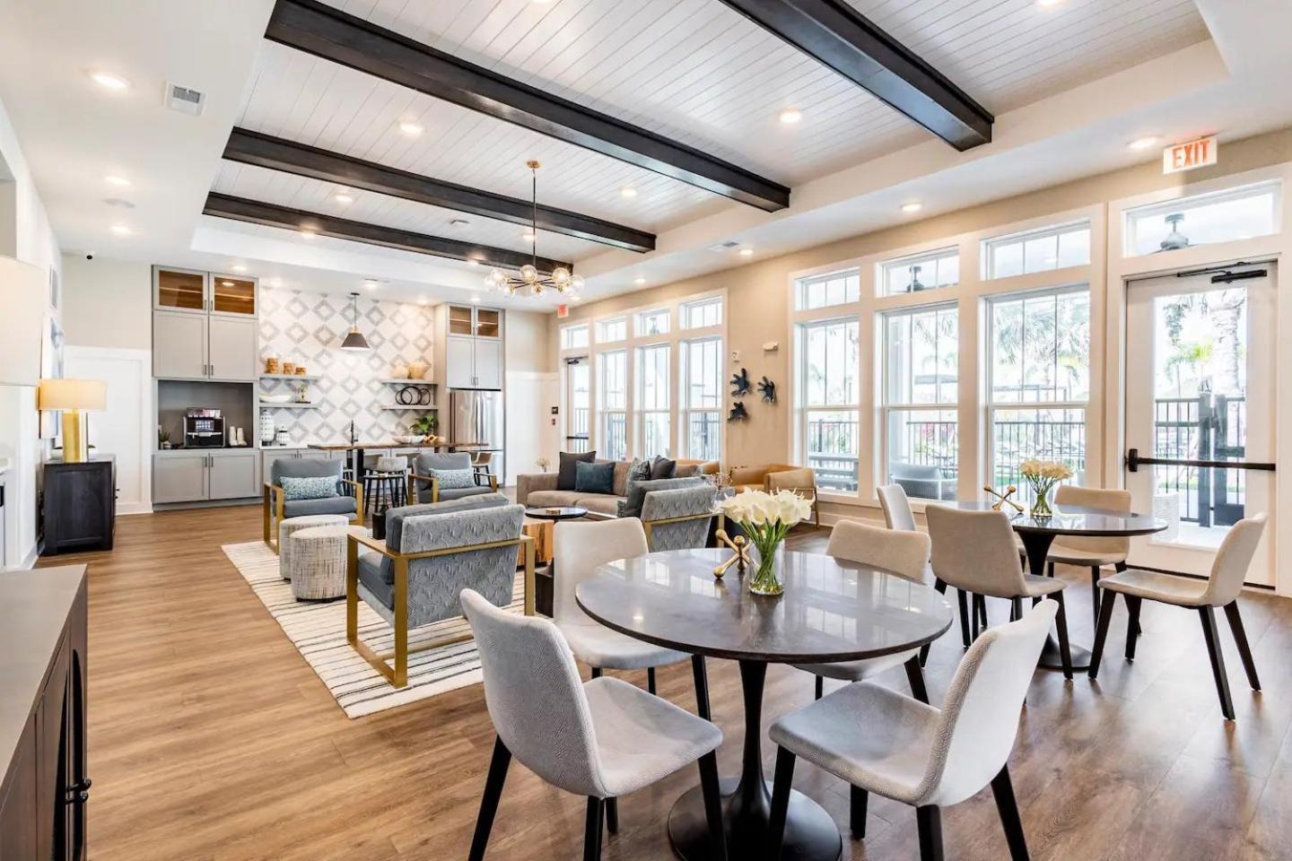 Complete Lush 10 Min To Parks Pets Allowed, Resort-style Amenities Appartement