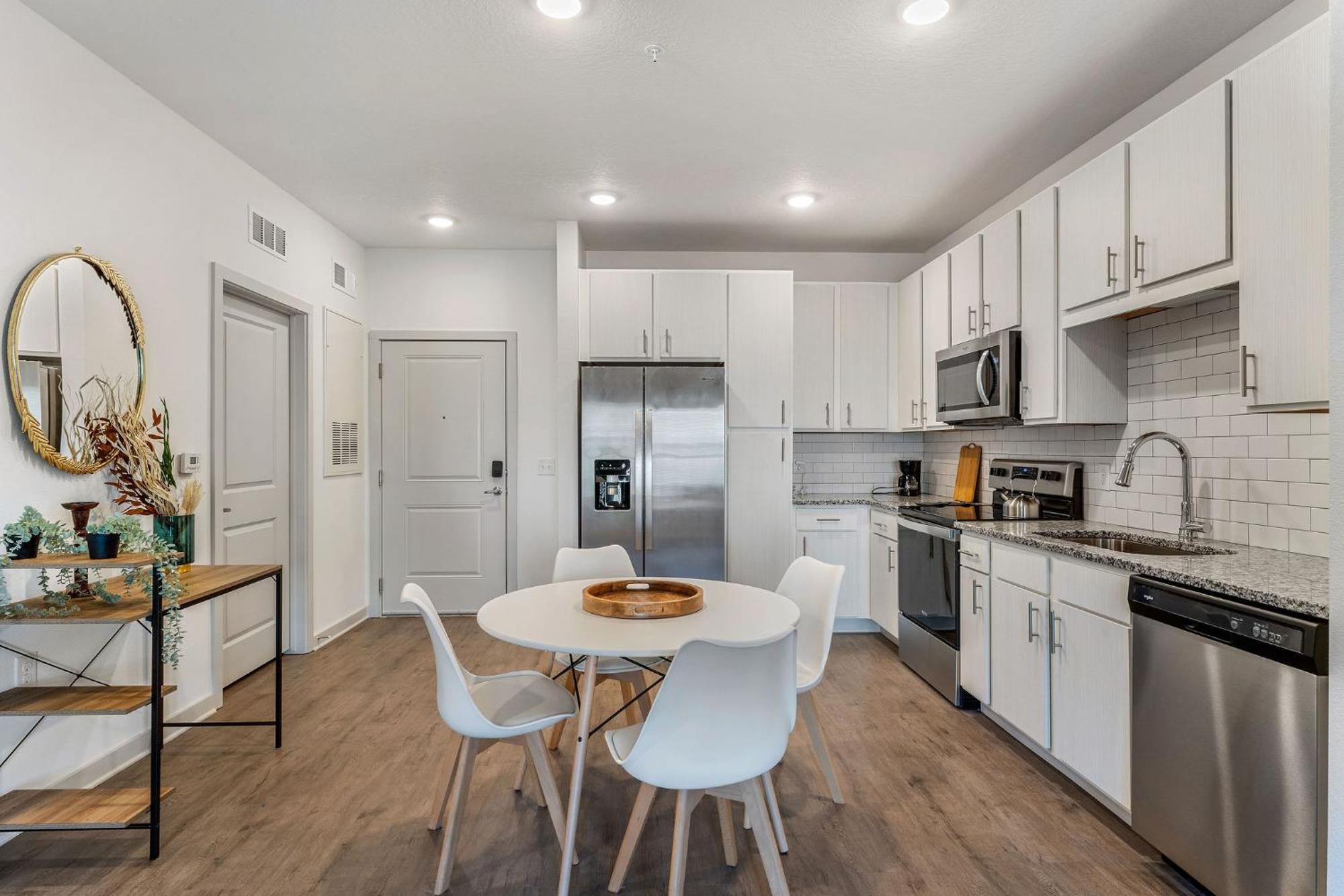 Complete Lush 10 Min To Parks Pets Allowed, Resort-style Amenities Appartement Orlando